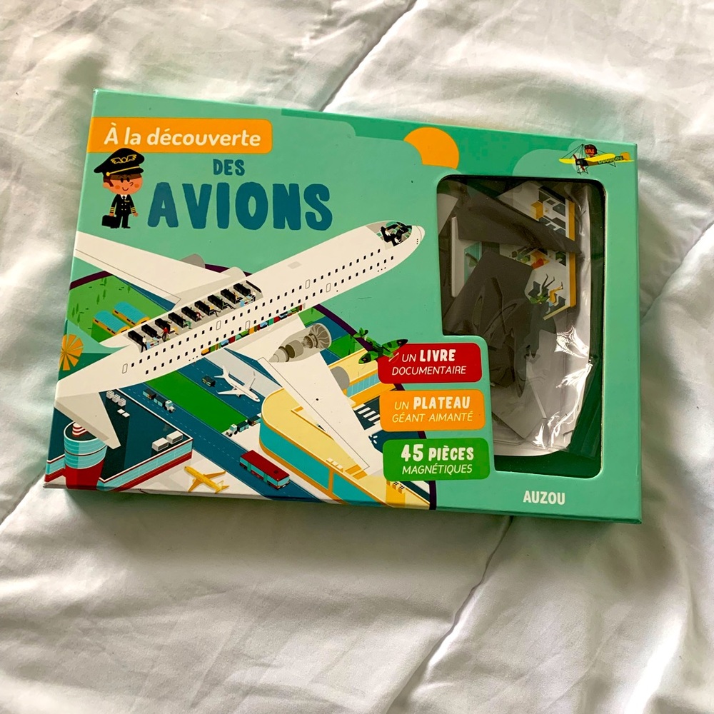 New Gift box aircraft discovery A la découverte des avions Auzou